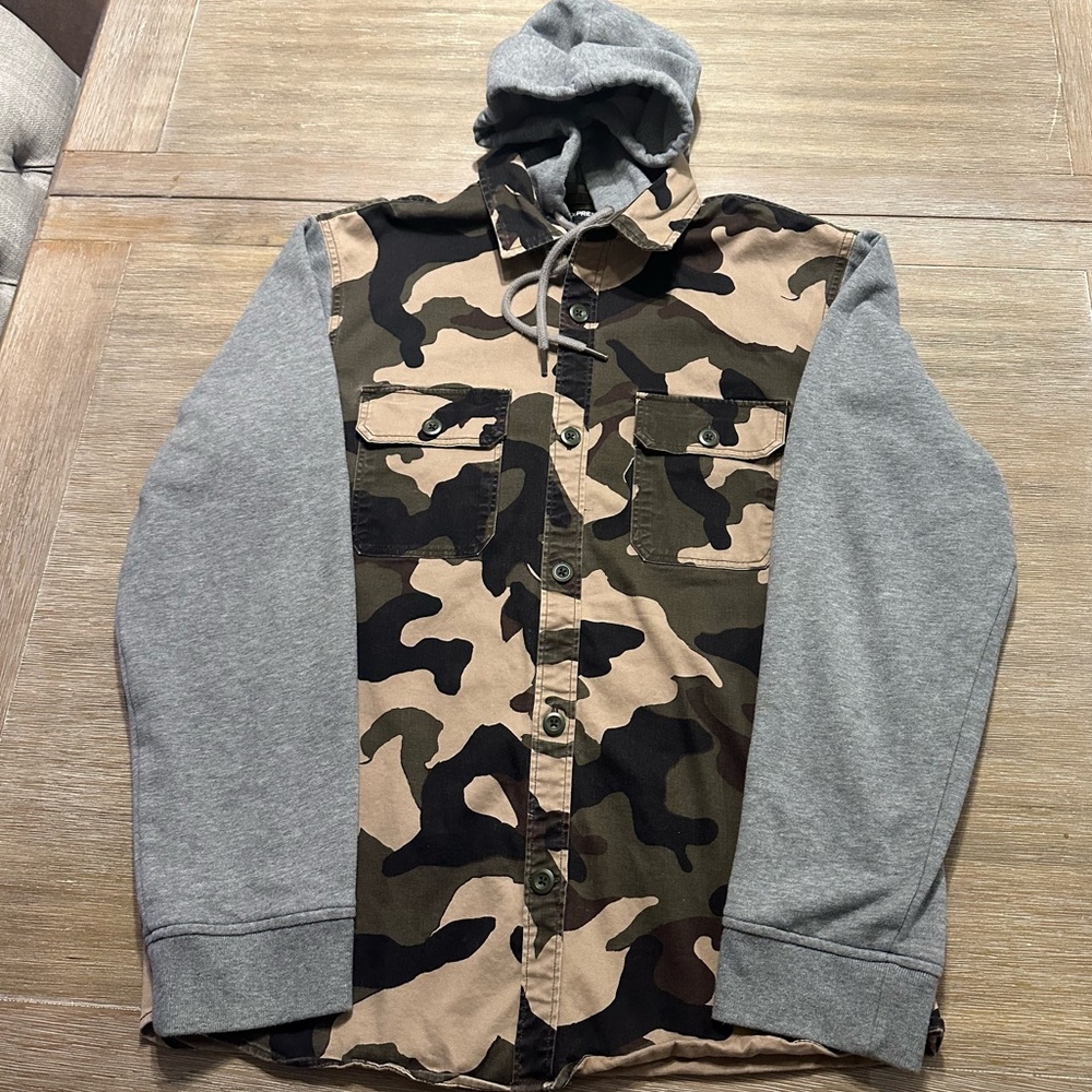 Express Men's Camouflage Hooded Stretch Shirt Jacket: Size Large